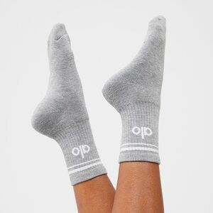Alo Yoga Unisex Half-Crew Throwback Sock Athletic Heather Grey/White Size M NWT